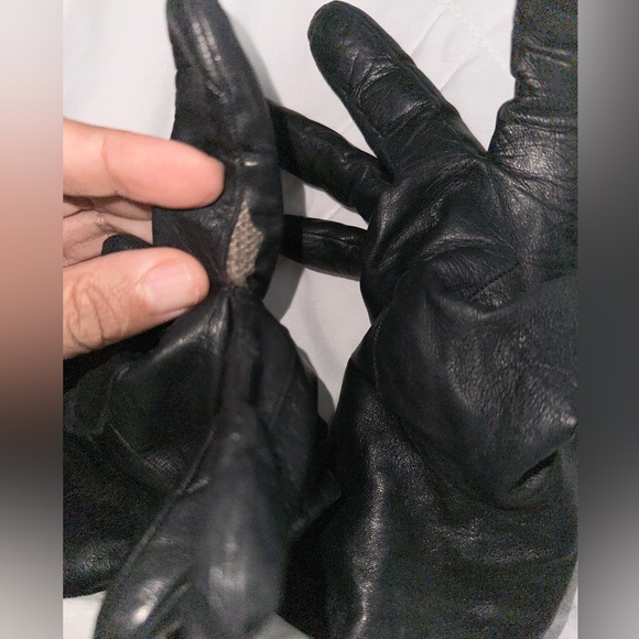 NEIMAN MARCUS leather gloves - Picture 2 of 7